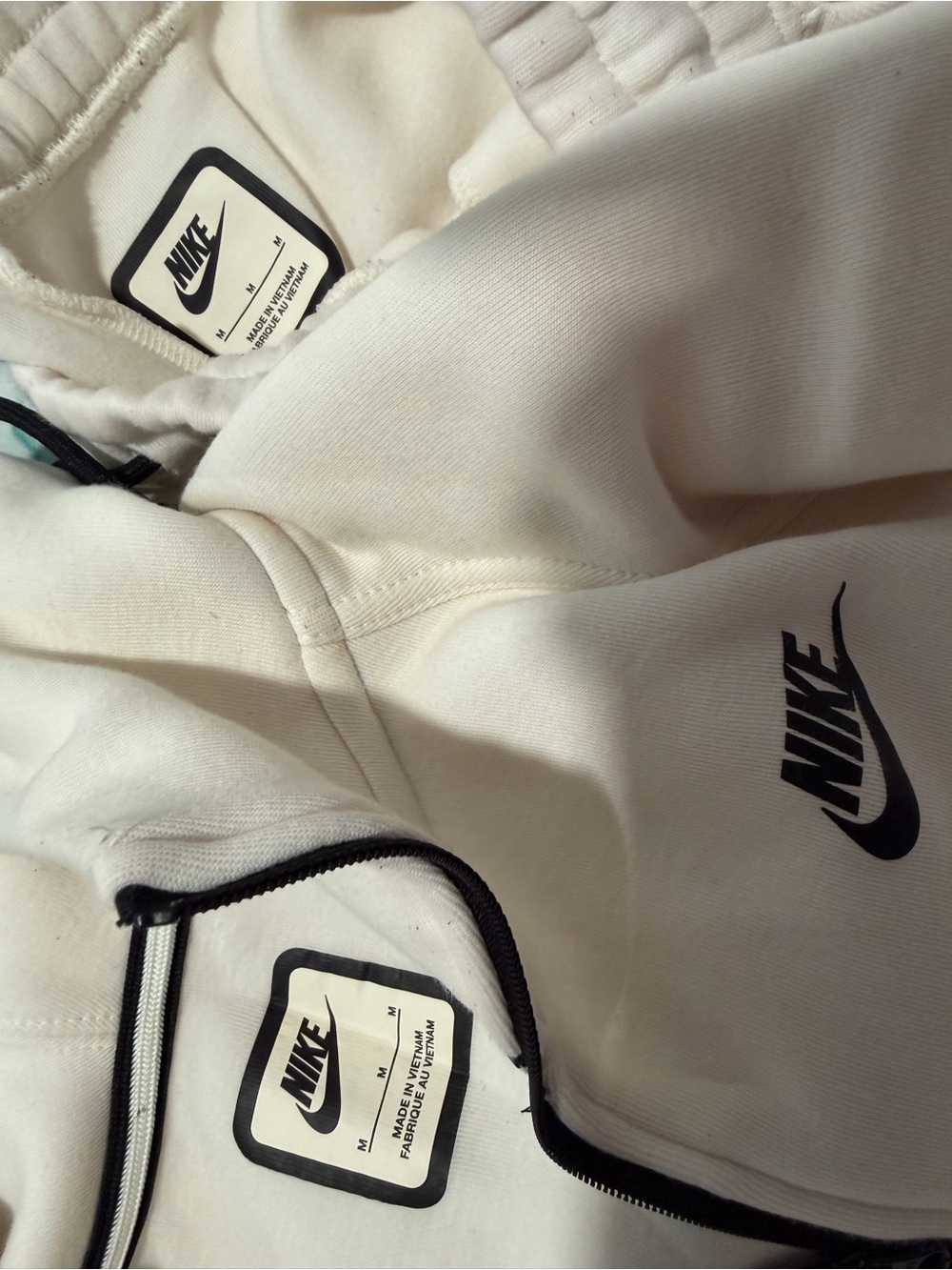 Nike Tech Sweatsuit - Picture 5 of 5